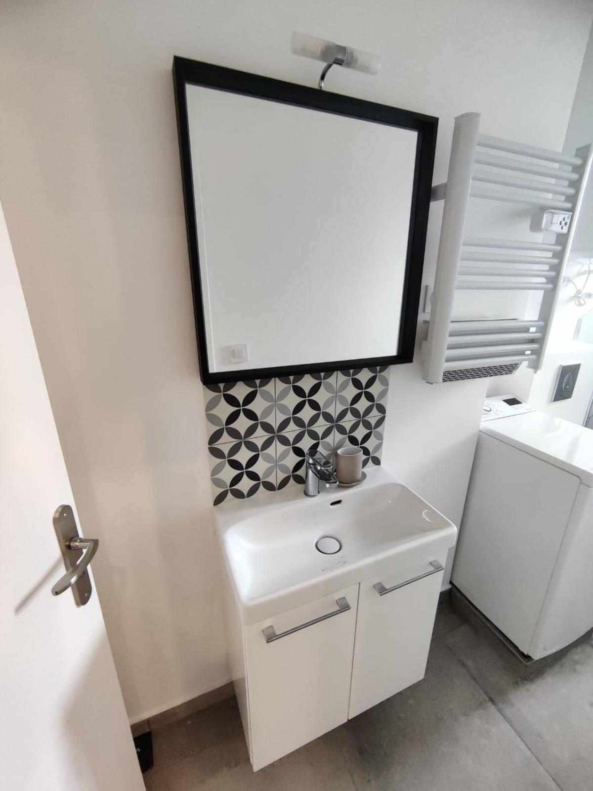 Loft Chic Avec Mezzanine Contemporaine Apartamento Vénissieux Exterior foto